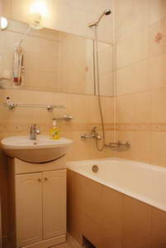 Rent out 2-room apartment. Киев,  Институтская — photo 5
