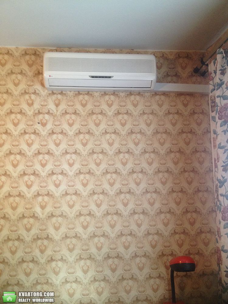 Rent out 2-room apartment. Киев,  Харьковское шоссе — photo 4