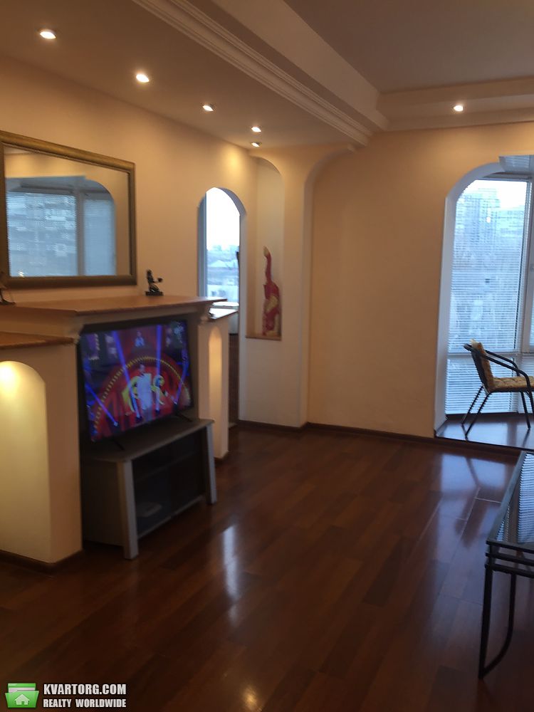 Rent out 2-room apartment. Киев,  Дружбы Народов бул — photo 3