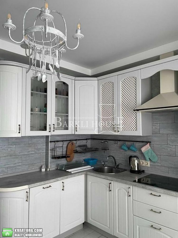 Rent out 3-room apartment. Киев,  Моторный пер — photo 3