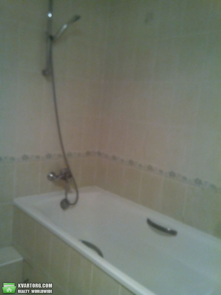 Rent out 2-room apartment. Киев,  Вишняковская — photo 3