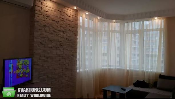 Rent out 2-room apartment. Киев,  Гмыри — photo 1