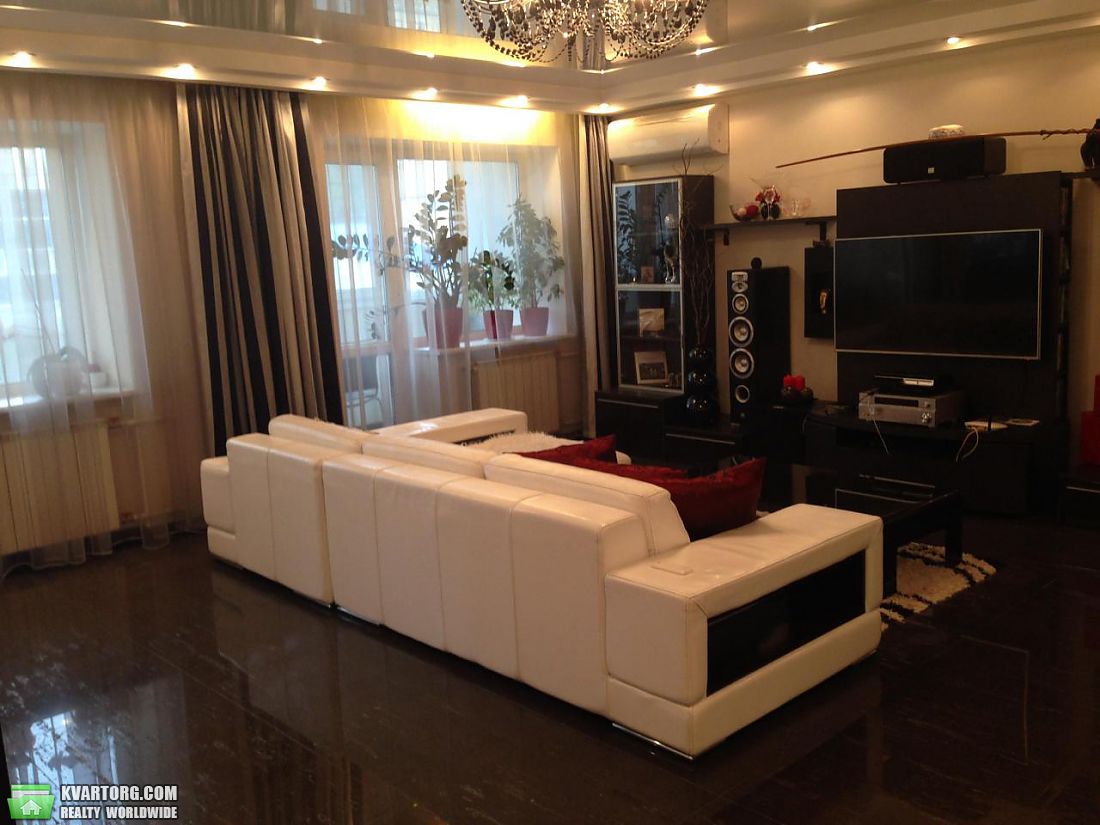 Rent out 2-room apartment. Киев,  Саксаганского — photo 2