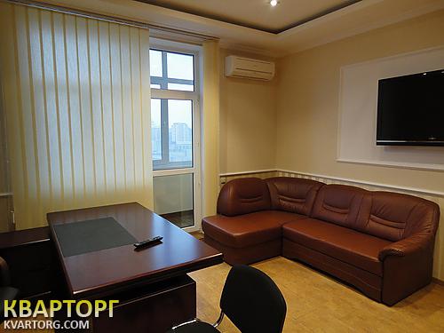 Rent out office. Киев, Щорса 32 — photo 1