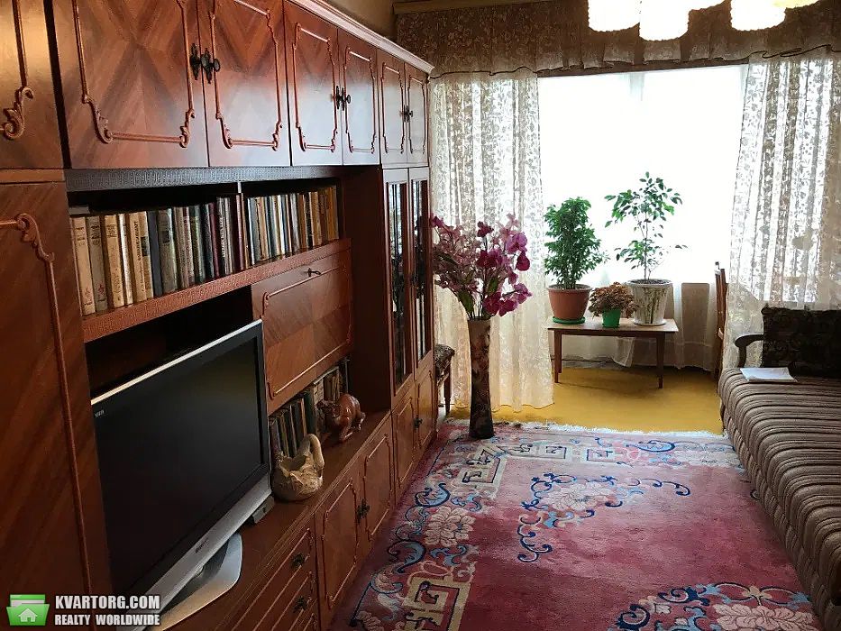 Rent out 2-room apartment. Киев,  Уманская — photo 3