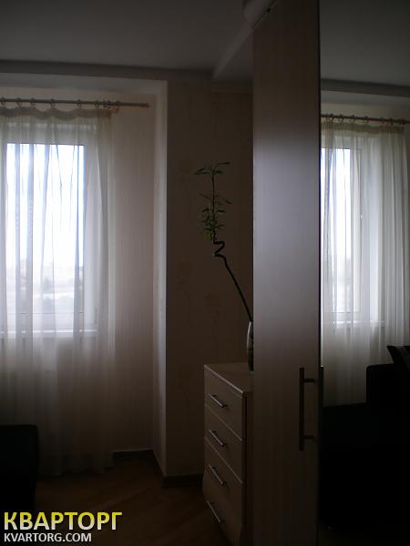 Rent out 3-room apartment. Киев, Курская — photo 7