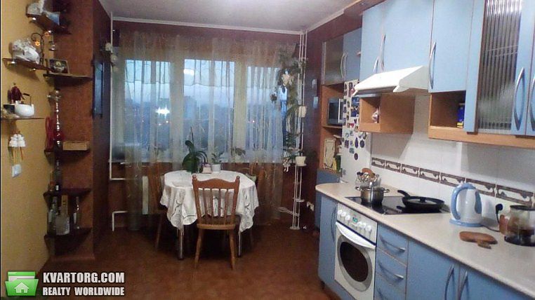 Rent out 3-room apartment. Киев,  Бажана — photo 1