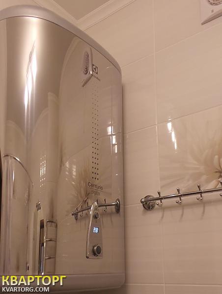 Rent out 2-room apartment. Киев,  Чавдар — photo 6