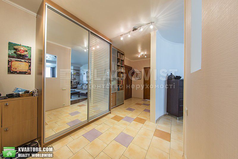 Sell 3-room apartment. Киев,  Подгорная — photo 8