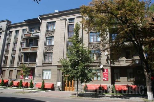 Sell 4-room apartment. Киев, Шелковичная — photo 1
