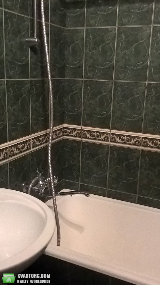 Rent out 3-room apartment. Киев,  Автозаводская — photo 5