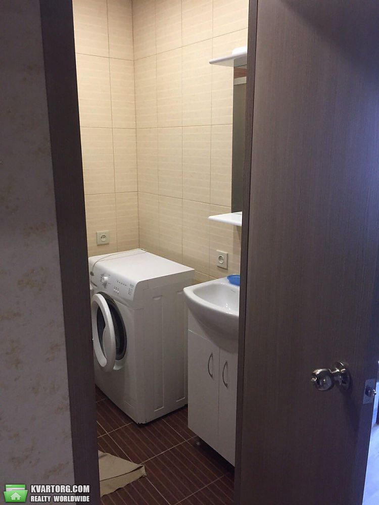 Rent out 2-room apartment. Киев,  Тростянецкая — photo 9
