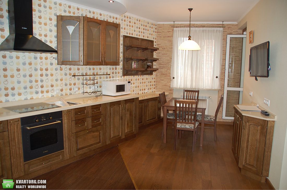Rent out 4-room apartment. Киев,  Срибнокильская — photo 1