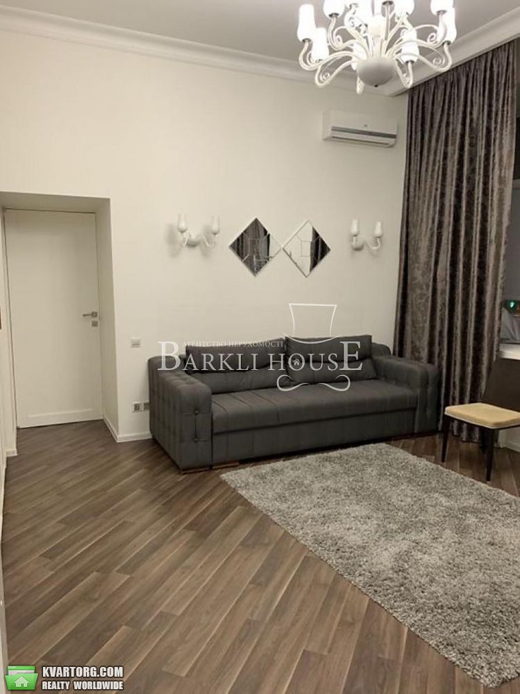 Rent out 2-room apartment. Киев, Єспланадная — photo 1