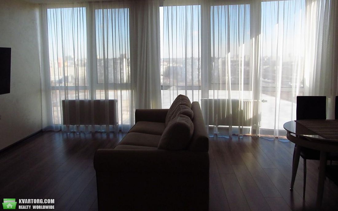 Rent out 2-room apartment. Киев,  Шумского — photo 1