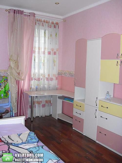 Rent out 3-room apartment. Киев,  Лысенко — photo 9