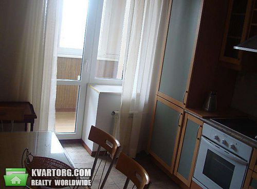Rent out 2-room apartment. Киев, Панельная — photo 2