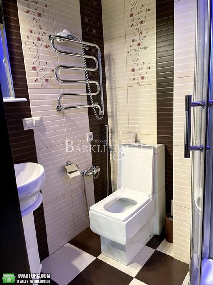 Rent out 3-room apartment. Киев,  Ушакова — photo 10