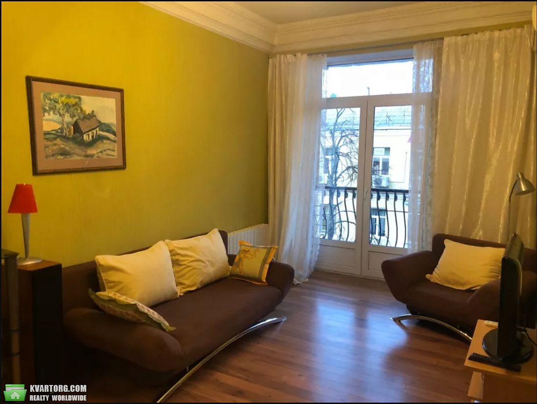 Rent out 2-room apartment. Киев,  Шелковичная — photo 1