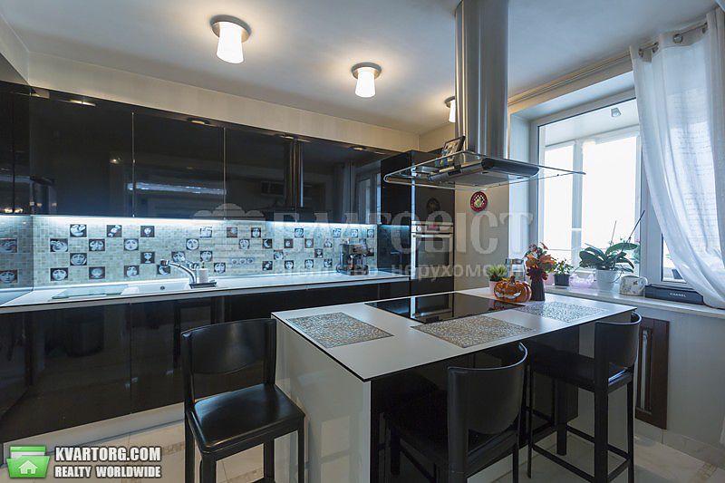 Sell 4-room apartment. Киев,  Никольско-Слободская — photo 2