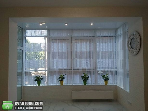 Rent out 1-room apartment. Киев,  Леси Украинки ул — photo 1