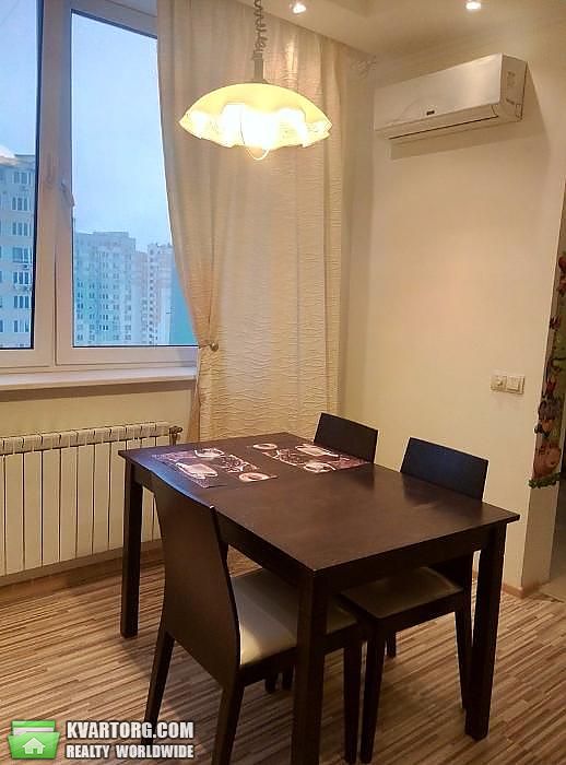Rent out 2-room apartment. Киев,  Чавдар — photo 1