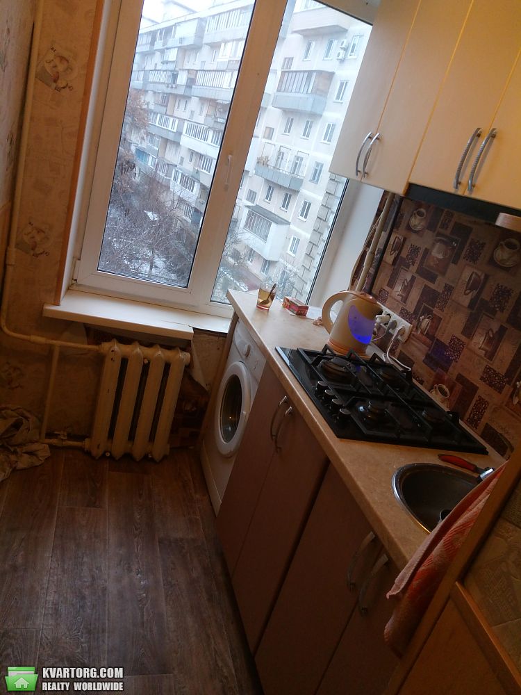 Rent out 1-room apartment. Киев, Зодчих — photo 2