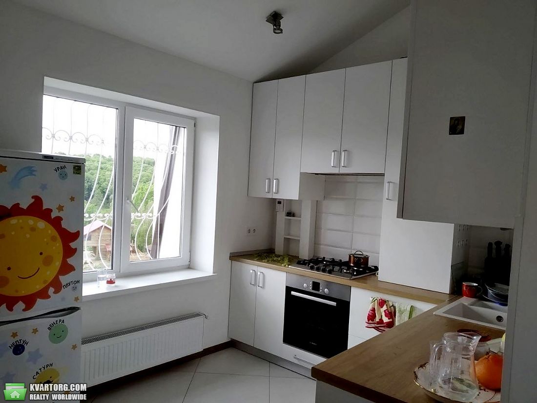 Rent out 3-room apartment. Киевская обл., Соборная — photo 1