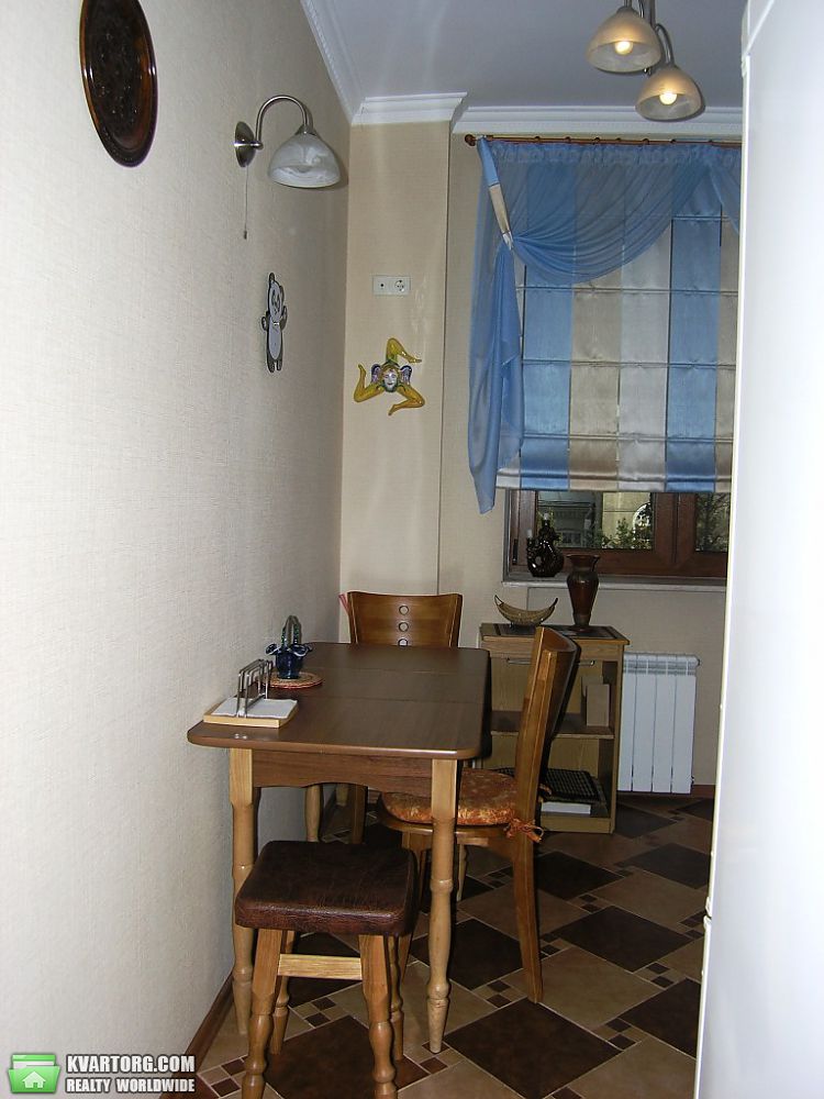 Rent out 2-room apartment. Киев,  Большая Васильковская — photo 2