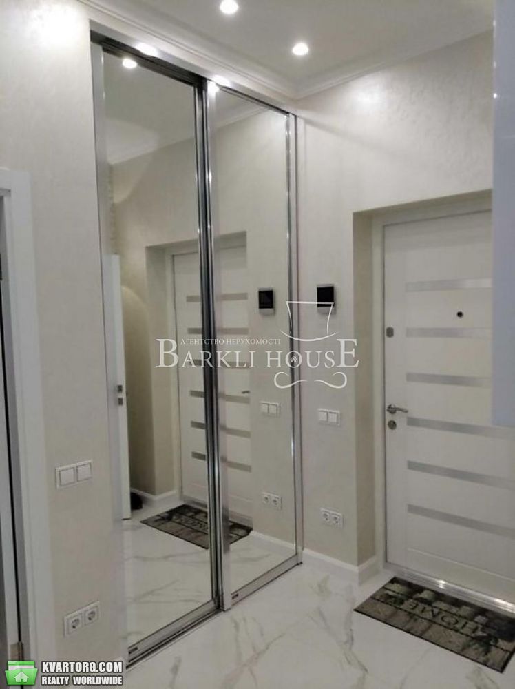 Rent out 2-room apartment. Киев,  Заречная — photo 10