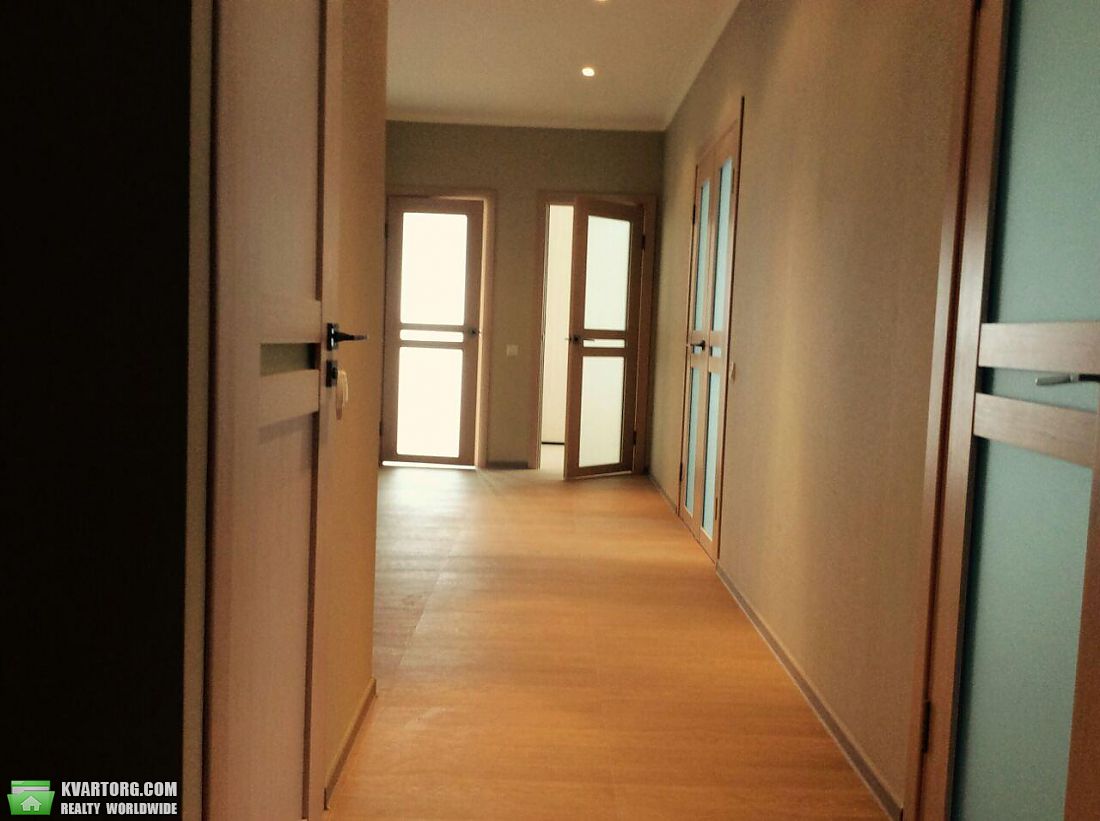 Rent out 3-room apartment. Киев,  Лебедева-Кумача — photo 1