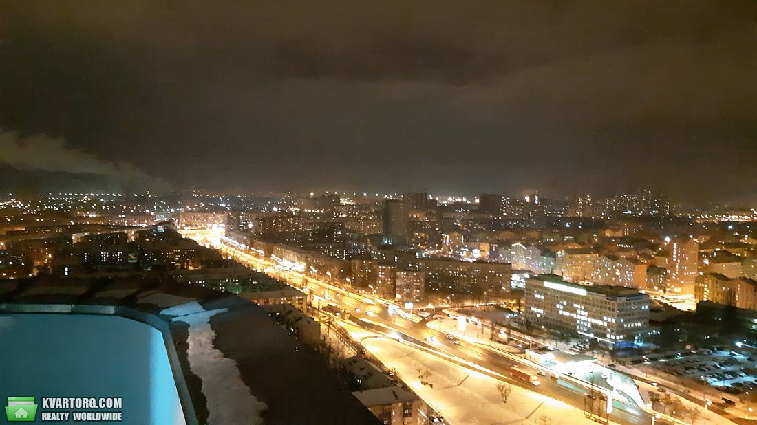 Rent out 2-room apartment. Киев, Соборности — photo 10