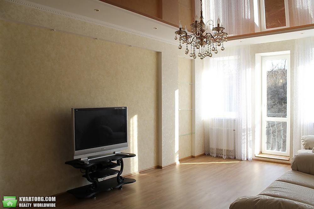 Rent out 2-room apartment. Киев,  Голосеевская — photo 2