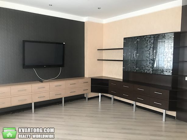 Rent out 2-room apartment. Киев,  Харьковское шоссе — photo 1