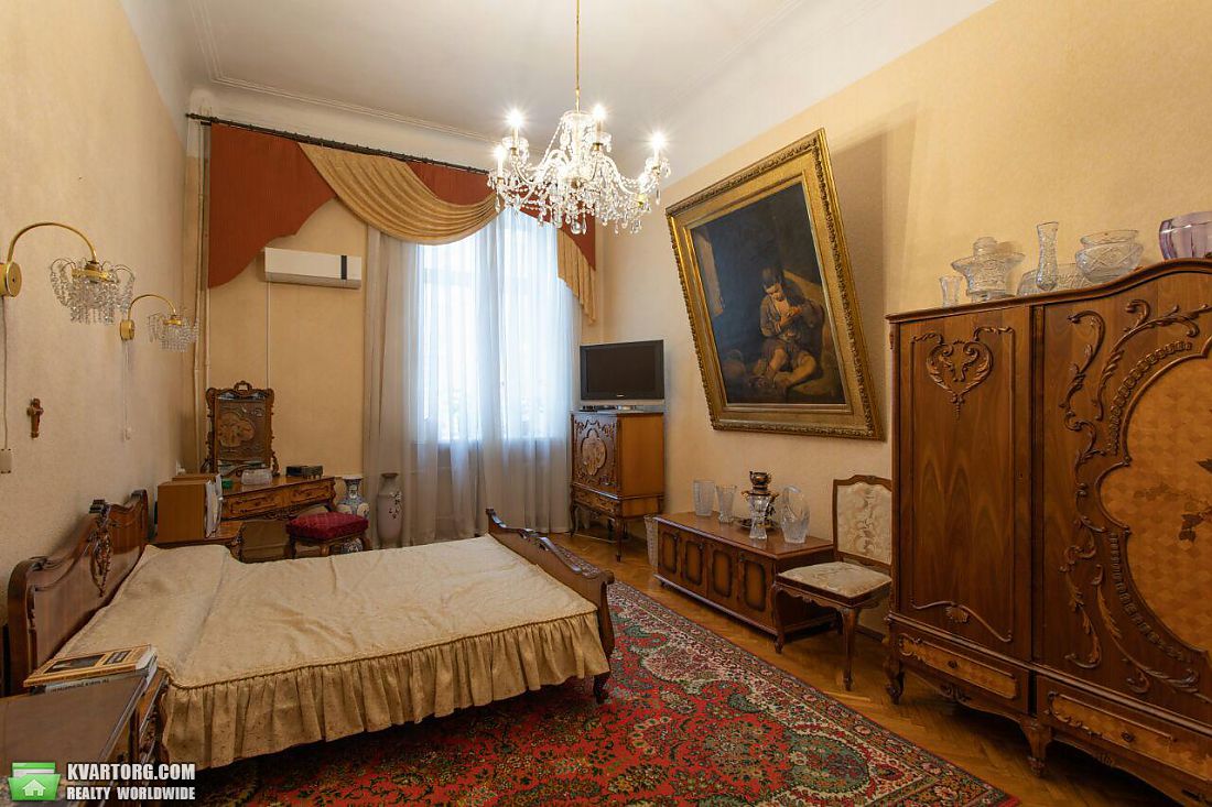 Sell 4-room apartment. Киев,  Лютеранская — photo 2