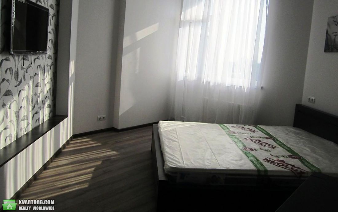 Rent out 3-room apartment. Киев,  Барбюса — photo 5