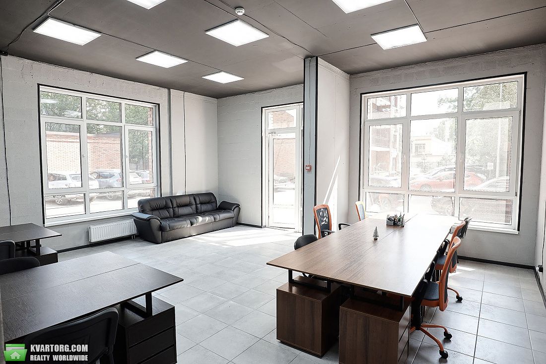 Rent out office. Киев, Соломенская — photo 1
