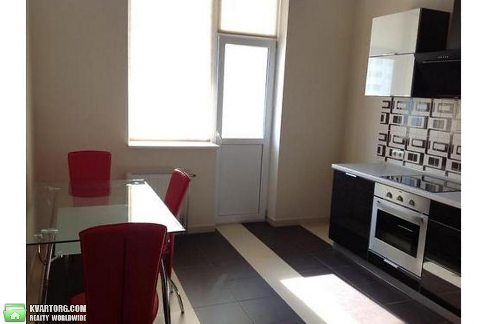 Rent out 2-room apartment. Киев,  Чавдар — photo 4
