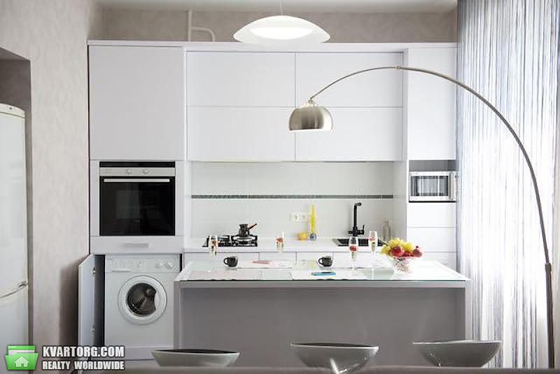 Rent out 2-room apartment. Киев,  Никольско-Ботаническая — photo 1