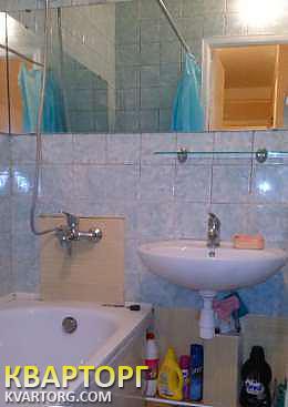 Rent out 2-room apartment. Киев, Жукова — photo 7