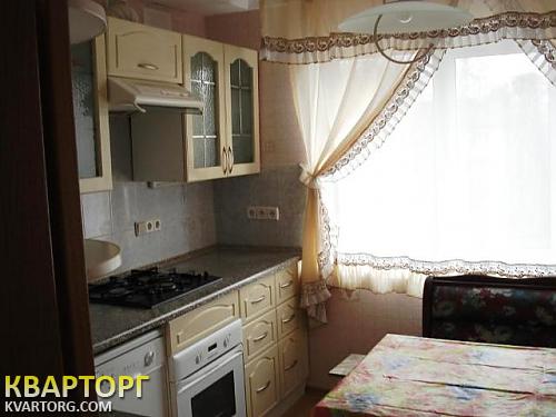 Rent out 4-room apartment. Киев,  Соломенская пл — photo 1