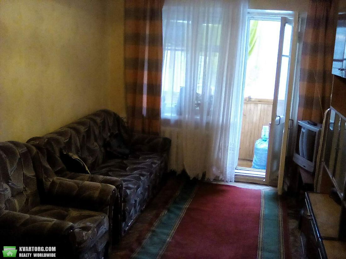 Rent out 1-room apartment. Киев, Деревлянская — photo 1