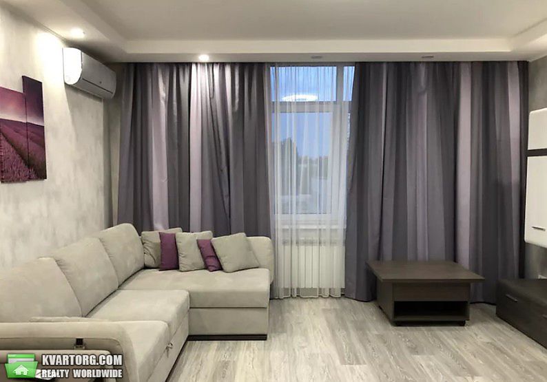 Rent out 2-room apartment. Киев,  Чавдар — photo 1