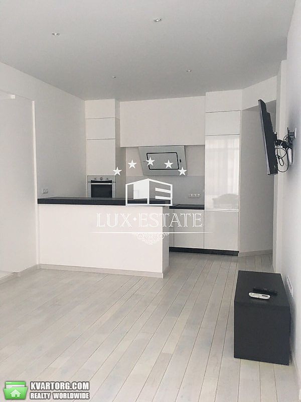 Rent out 2-room apartment. Киев,  Щорса — photo 1
