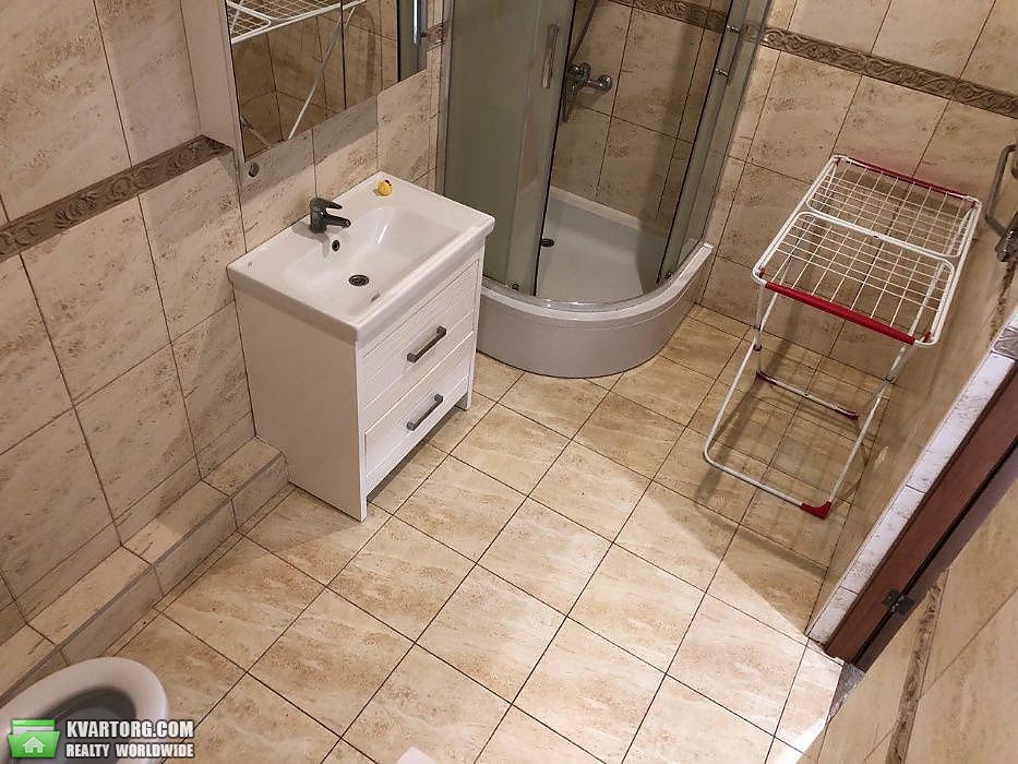 Rent out 2-room apartment. Киев,  Черниговская — photo 7