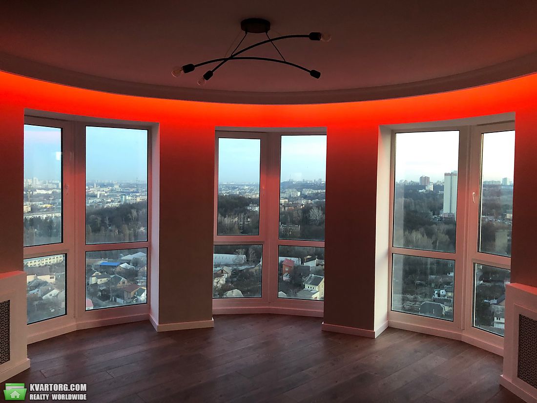 Sell 2-room apartment. Киев,  Новомостицкая — photo 1