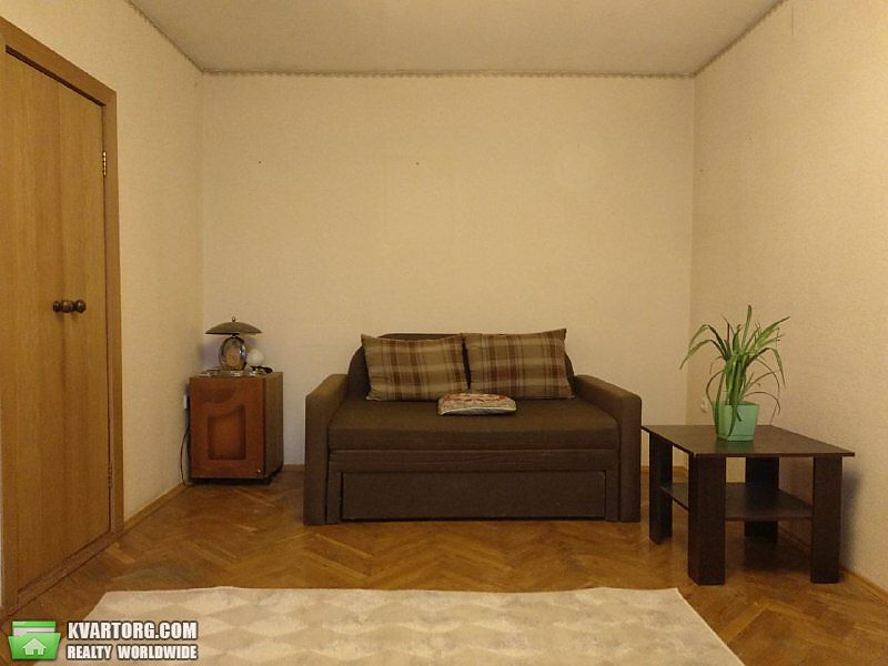 Rent out 1-room apartment. Киев,  Тульчинская — photo 4