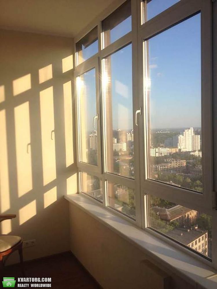 Rent out 2-room apartment. Киев,  Щорса — photo 7