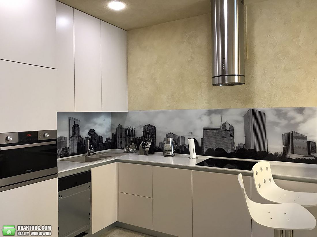 Rent out 2-room apartment. Киев,  Драгомирова — photo 2