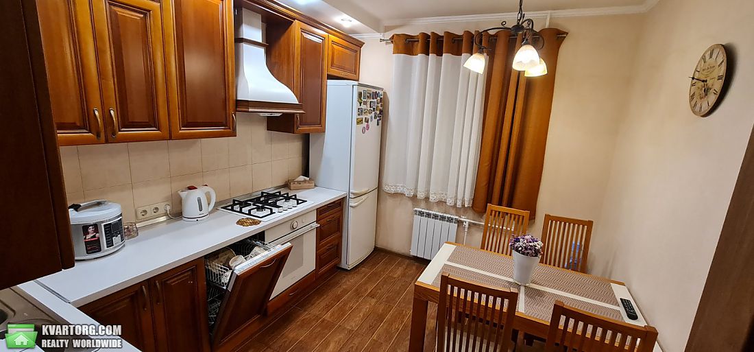 Rent out 3-room apartment. Киев, Чернобыльская ул. — photo 1